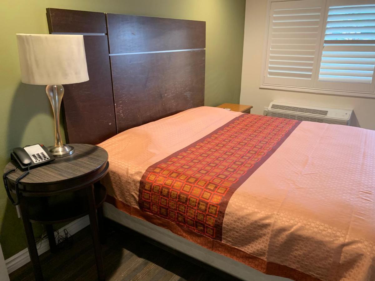Desert Inn Motel Corona Luaran gambar