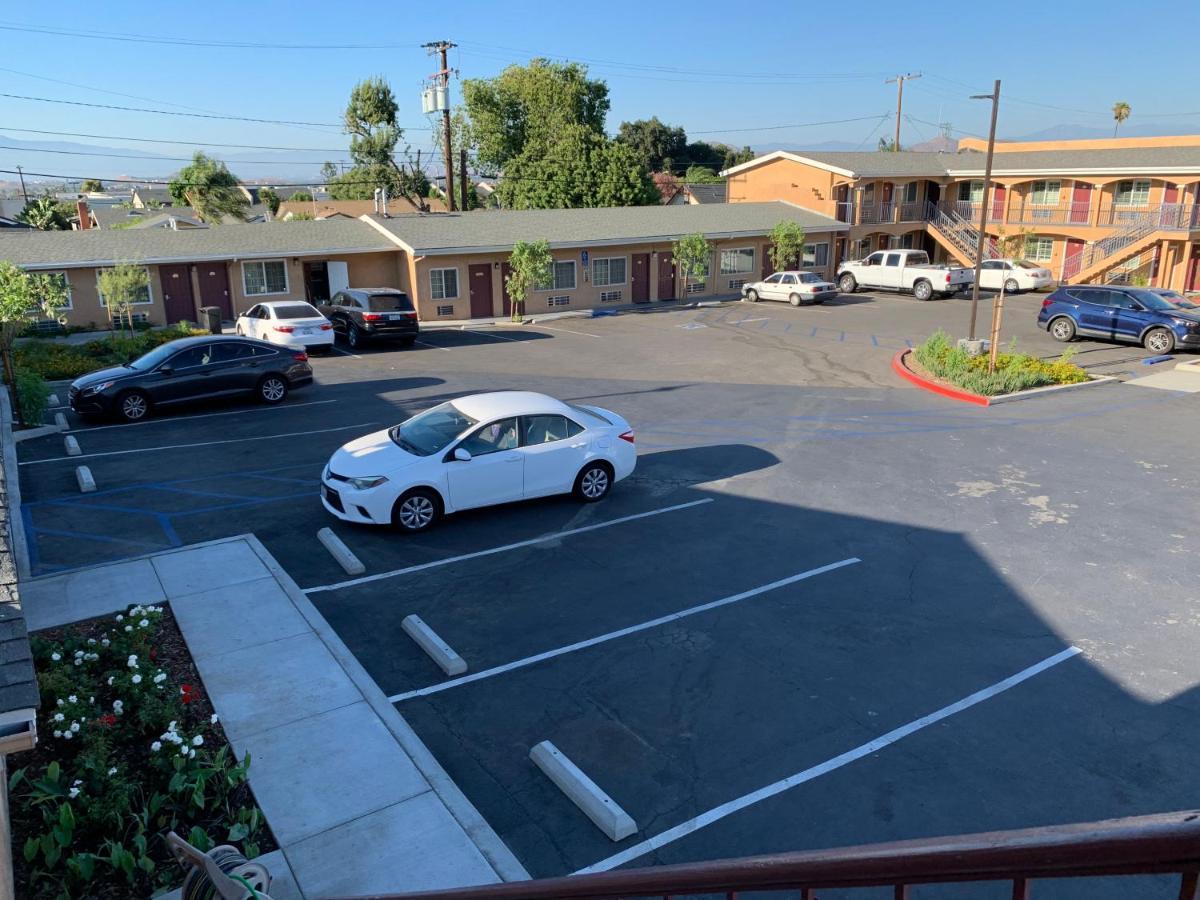 Desert Inn Motel Corona Luaran gambar