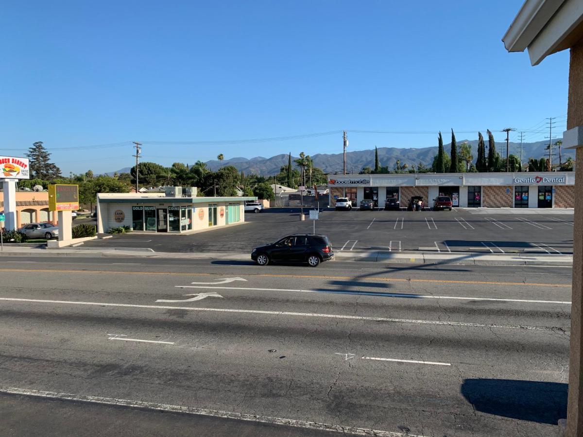 Desert Inn Motel Corona Luaran gambar