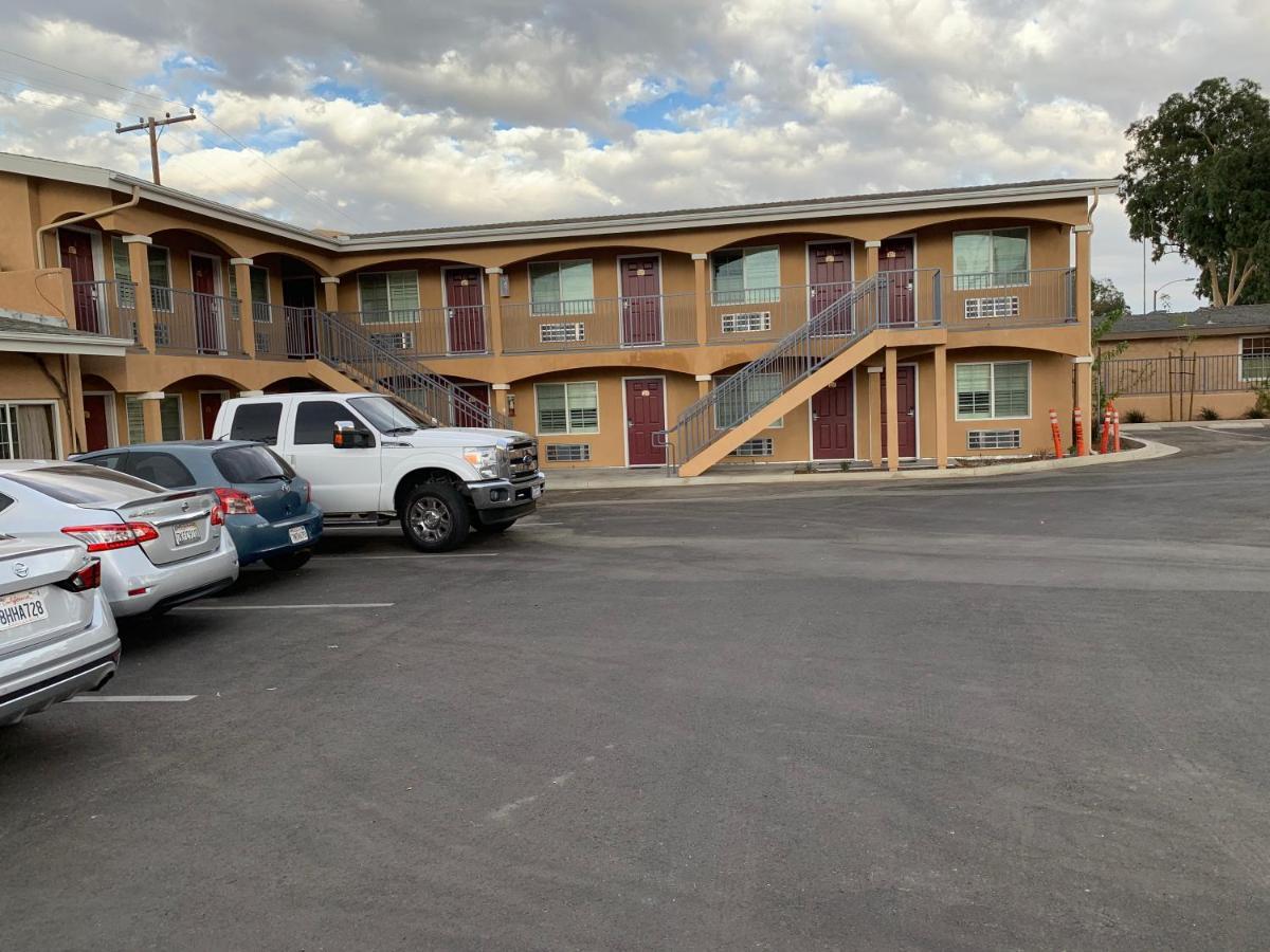 Desert Inn Motel Corona Luaran gambar
