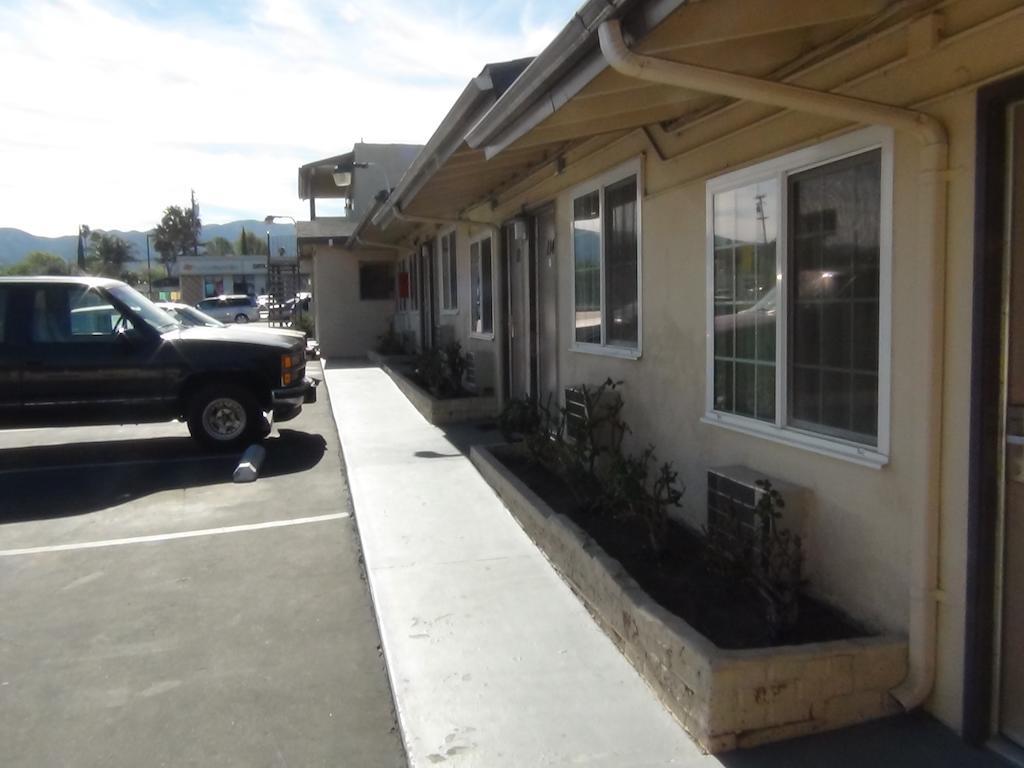 Desert Inn Motel Corona Luaran gambar