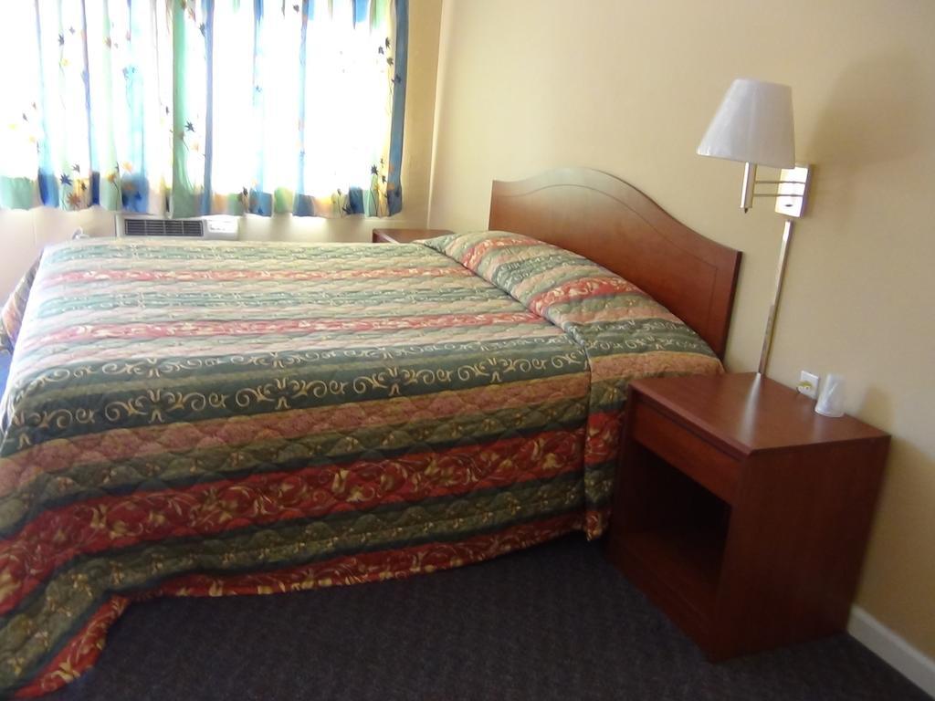 Desert Inn Motel Corona Bilik gambar