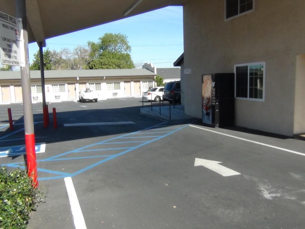 Desert Inn Motel Corona Luaran gambar