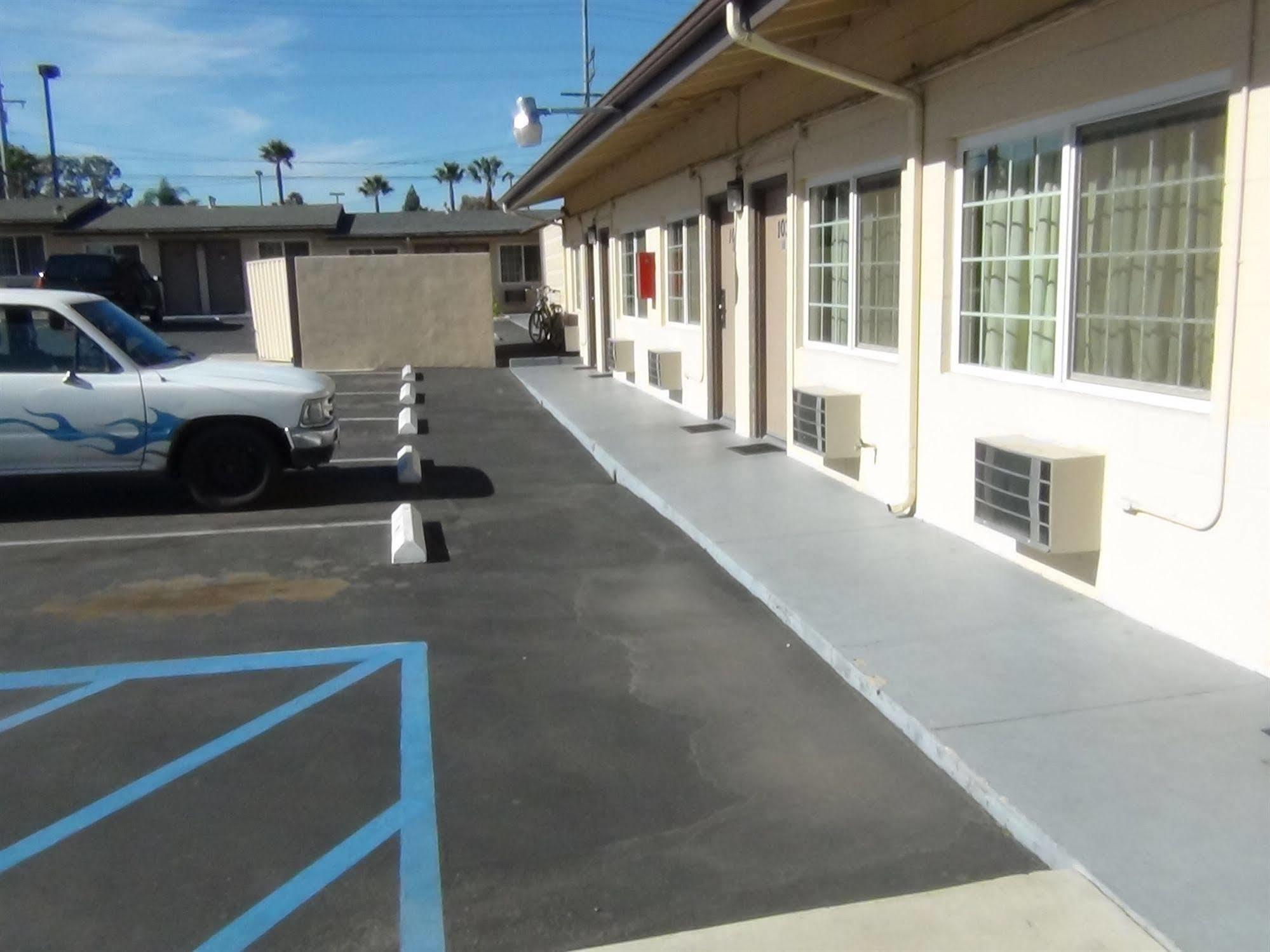 Desert Inn Motel Corona Luaran gambar