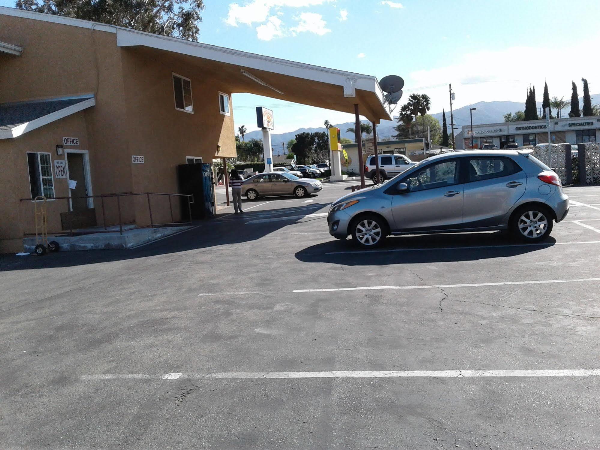 Desert Inn Motel Corona Luaran gambar